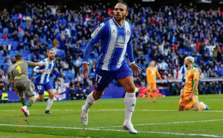 Espanyol, de Montes, se lleva triunfo