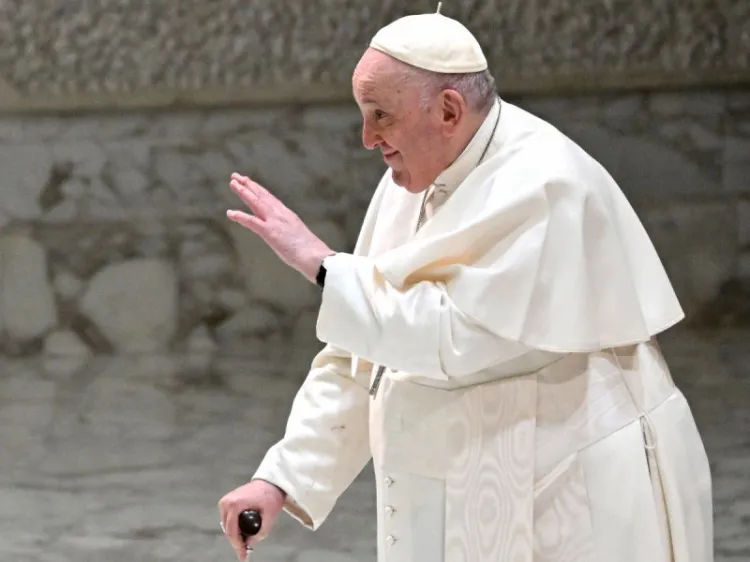 La homosexualidad no es un delito “pero sí un pecado”: Papa Francisco