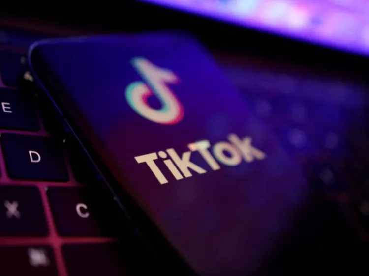 Senador buscará prohibir completamente TikTok en EU; aplicación le responde