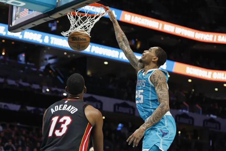 Pone Hornets freno al Heat