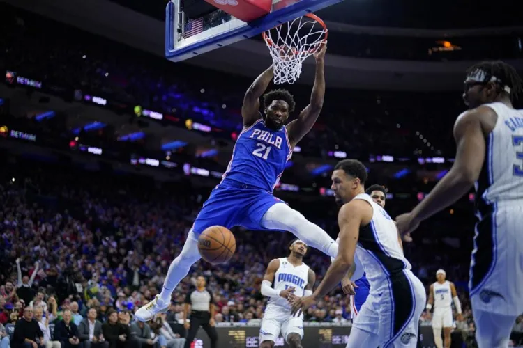 Embiid guía a los Sixers