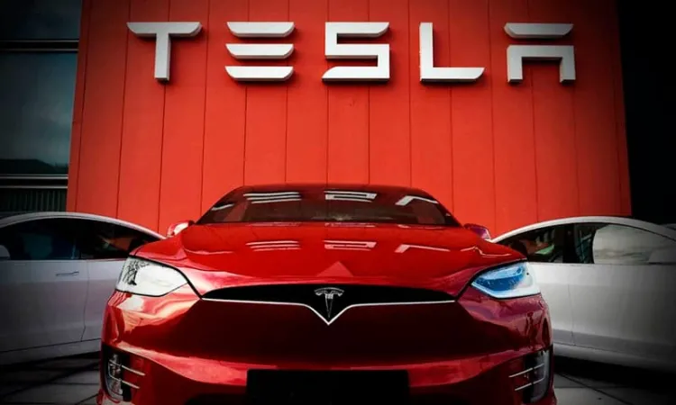 Tesla abrirá planta en México, confirma AMLO