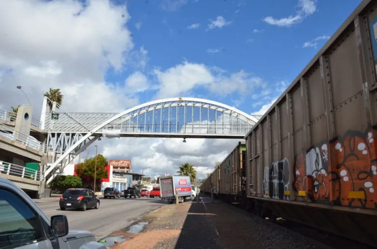 Esperan el desalojo de las vías del tren en Nogales, Arizona