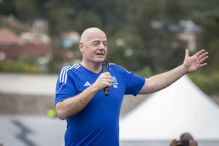 Reeligen a Infantino