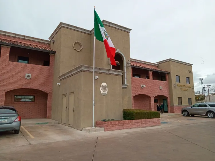 Continúan jornadas de vacunación en Consulado de México