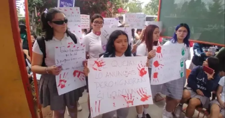 Alumnas denuncian acoso de maestros
