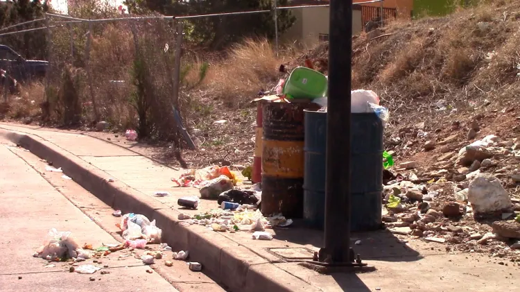 Expone vecino problema de basura en Acacias