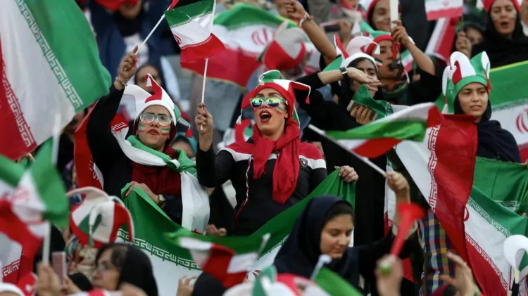Irán abre estadios a mujeres