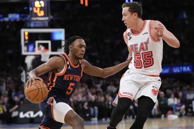 Knicks triunfan sin Randle