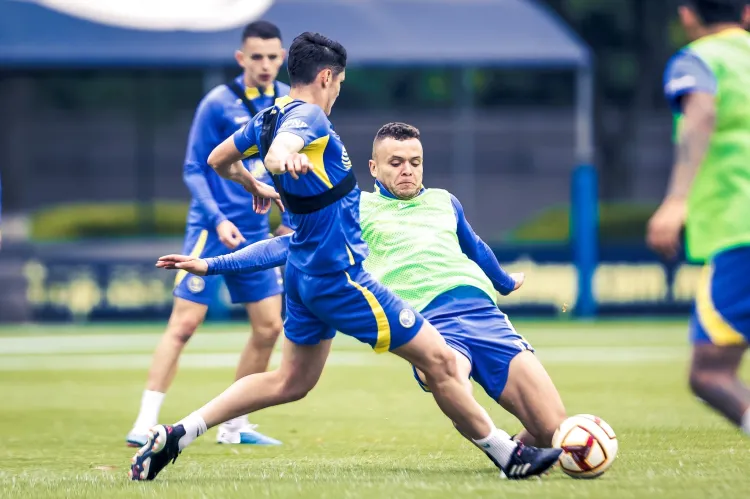 Chocan en el Clásico Joven