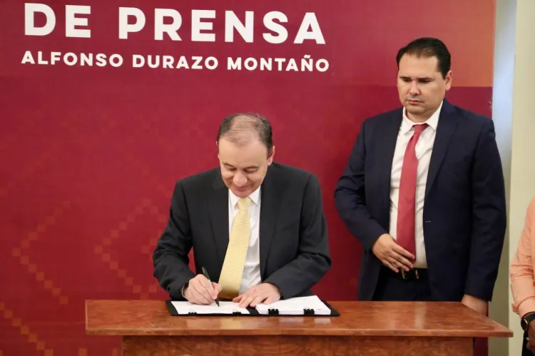 Presenta gobernador Alfonso Durazo iniciativa de Ley de Notarías