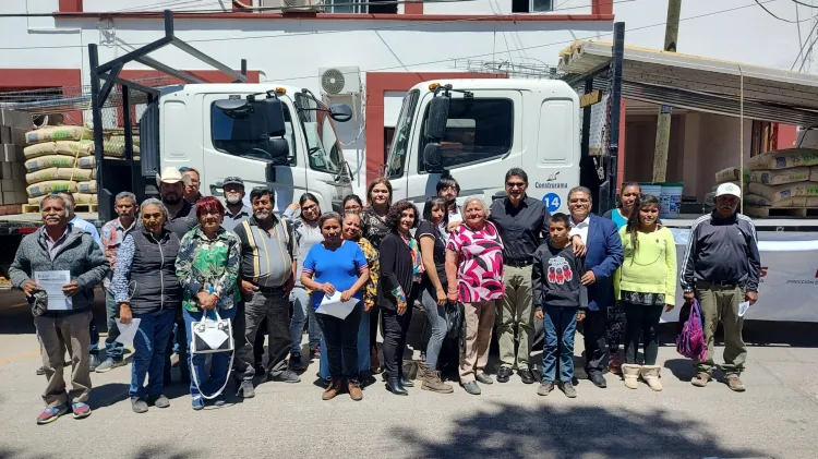 Apoya Bienestar Social con material de construcción a 21 familias