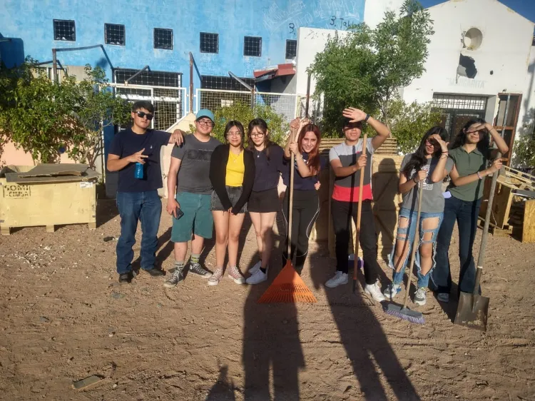 Realiza candidata a Reina de las Flores jornada de limpieza