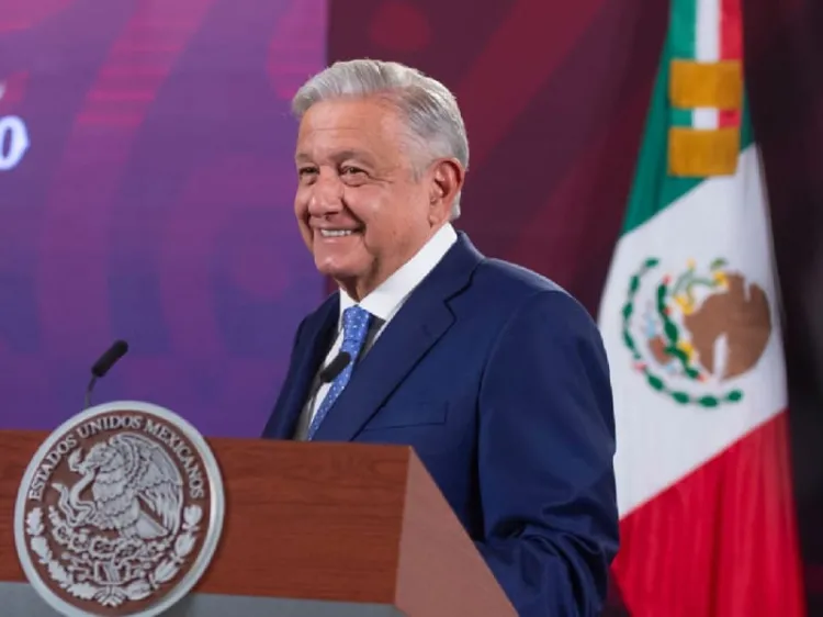 Prevé AMLO crisis económica externa en 2025, descarta una en México