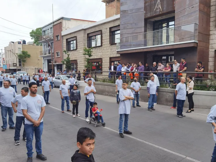 Marchan por el Día del Trabajo