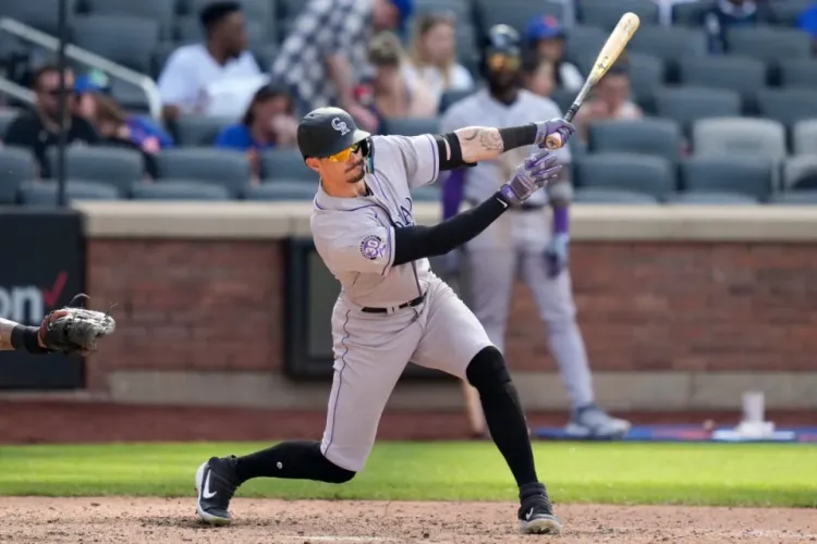 Rockies apalean a los Mets