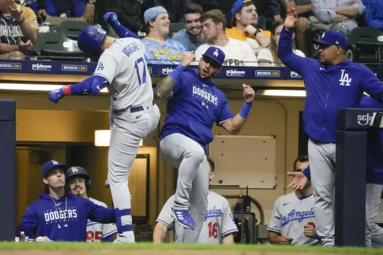 Dodgers se imponen a Cerveceros