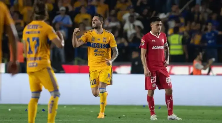 Tigres con medio boleto