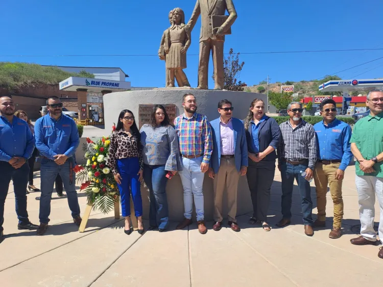 Conmemoran el Día del Maestro