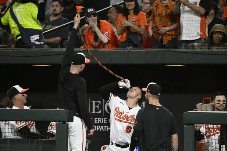 Bat de Mountcastle guía a los Orioles