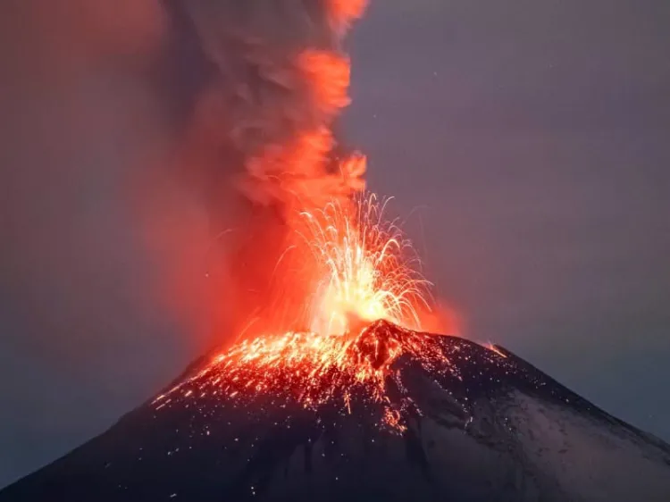 Ante actividad del Popocatépetl no se ha decidido pasar a otra fase: AMLO