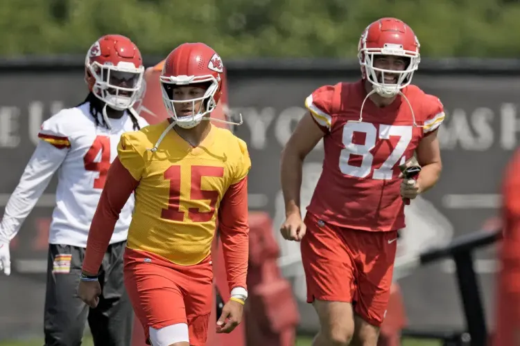 Mahomes piensa en más anillos