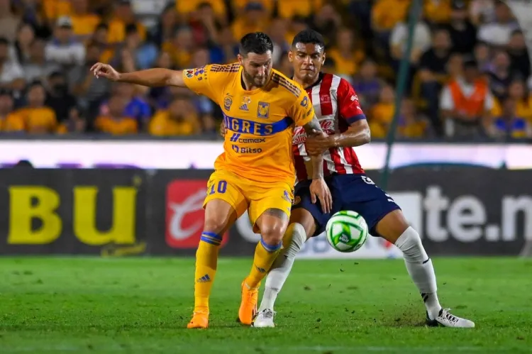 Chivas escapan con empate