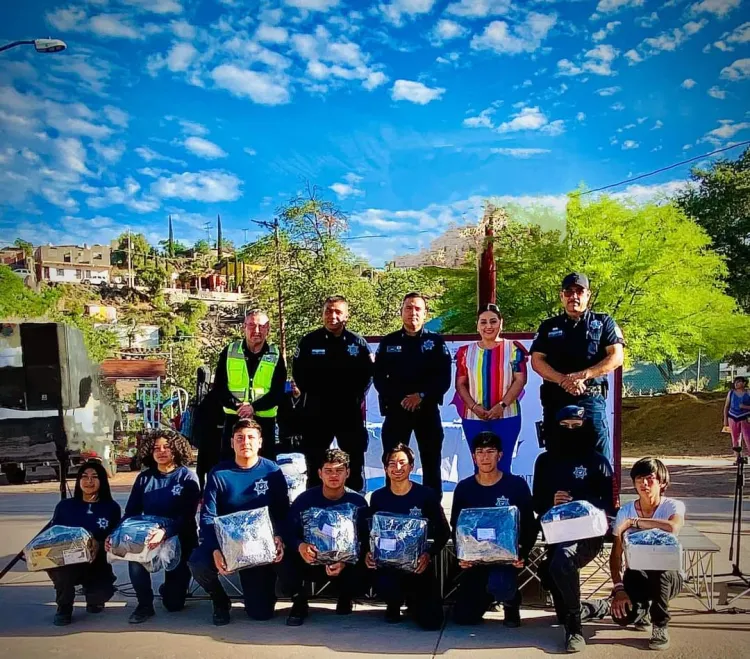 Apoya PESP con uniformes a Heptatlón Colosio