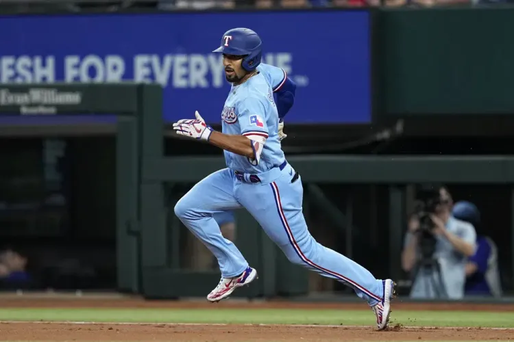 Semien alarga racha al ganar Rangers