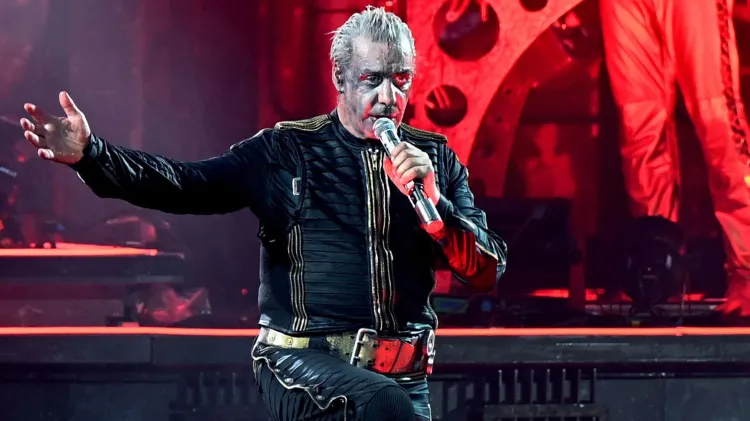 Till Lindemann de Rammstein es acusado de acoso sexual; habría abusado de sus fans