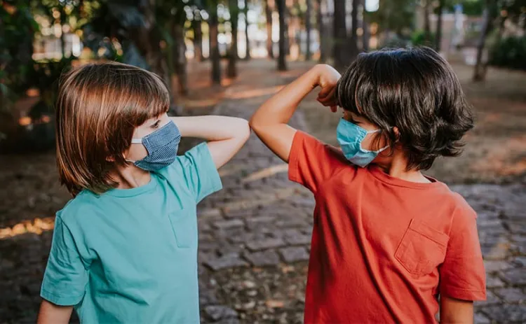 En 70% de los hogares de EU, niños propagaron covid-19
