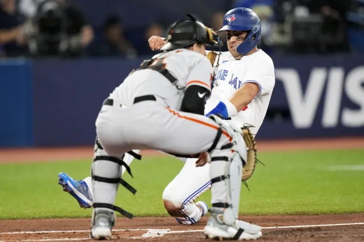 Bat de Springer guía a los Azulejos