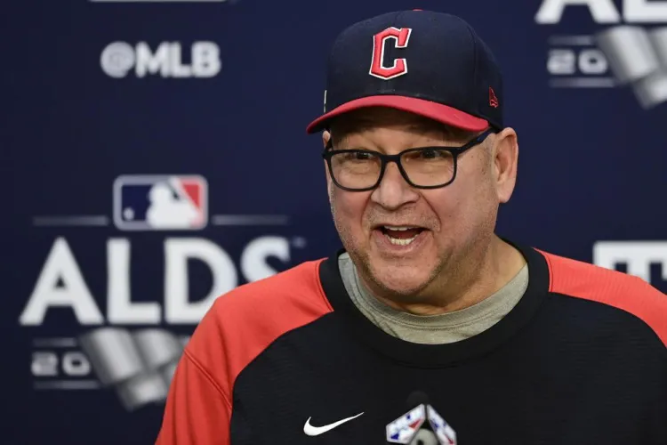 Francona vuelve a la oficina