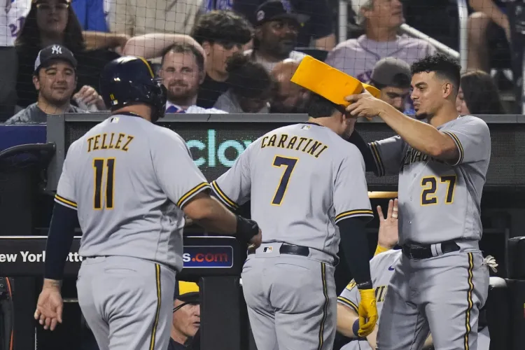 Cerveceros alarga penar de los Mets