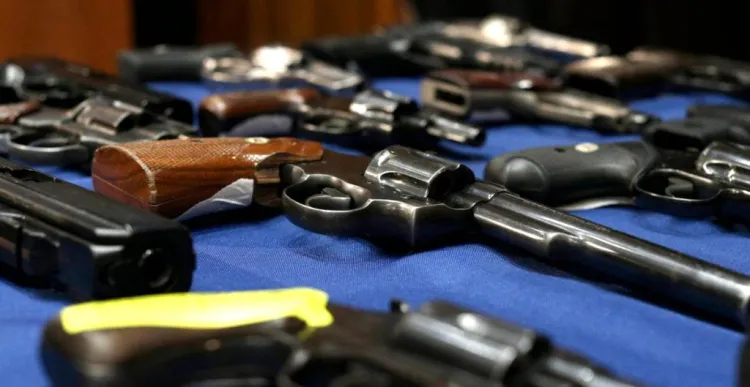 Sentencian a hispano por contrabando de piezas para armas