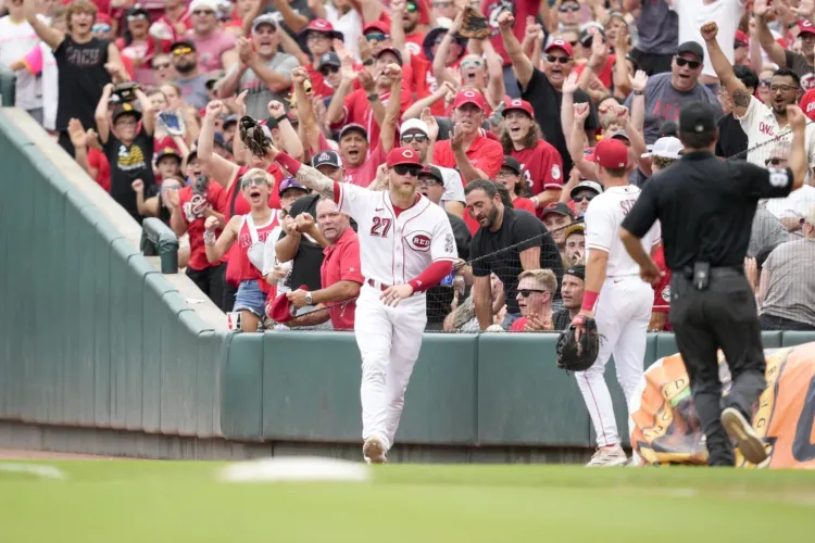 Rojos hunde a Padres