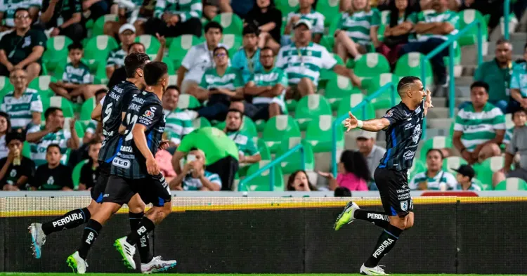 Gallos sorprende a Santos Laguna