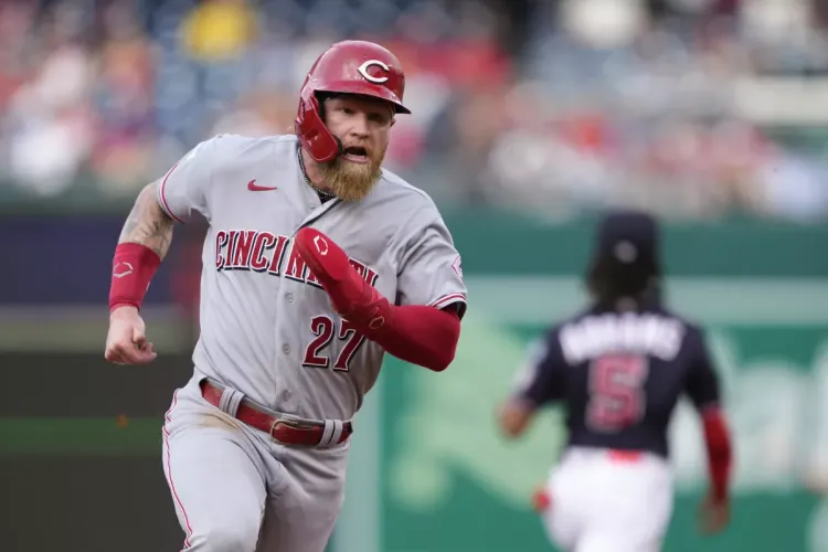 Votto pega jonrón en triunfo de Rojos