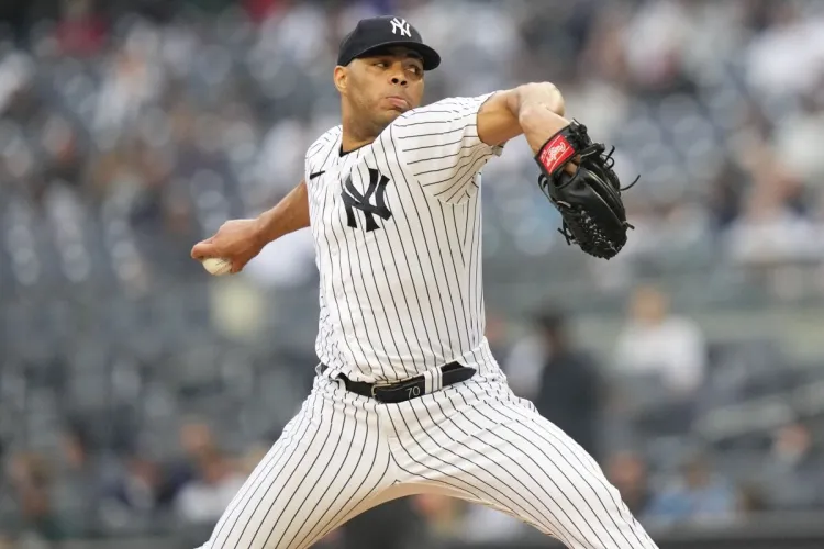 Suspenden a pitcher de Yanquis