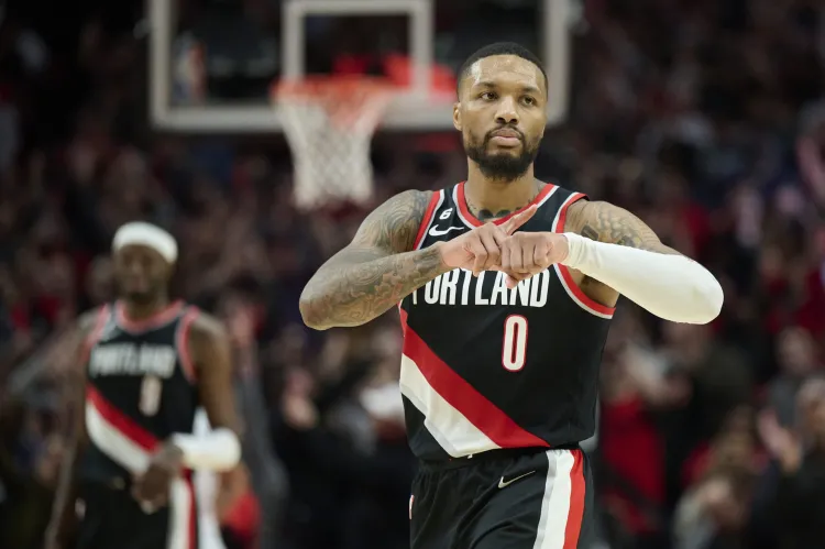 Blazers dispuestos a dar largas a Lillard