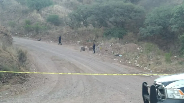 Encuentran cadáver en despoblado, presenta signos de tortura