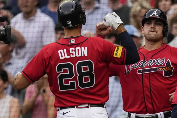 Olson y Morton guían a Bravos