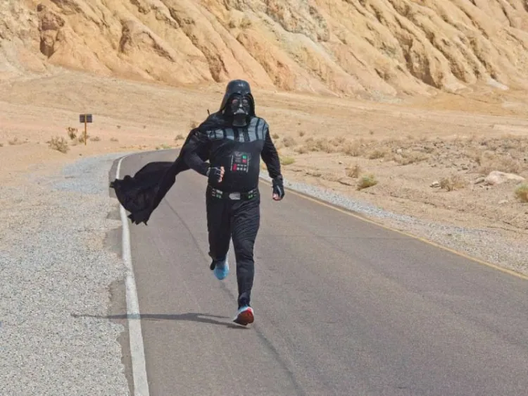 Corre Darth Vader en el Valle de la Muerte… y a 53°C de temperatura
