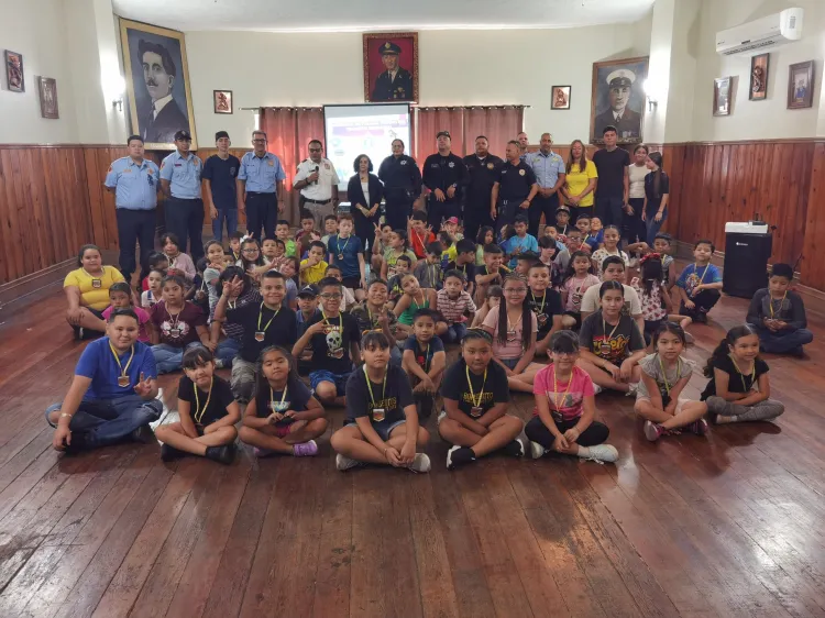 Inicia campamento de Bomberitos Exploradores