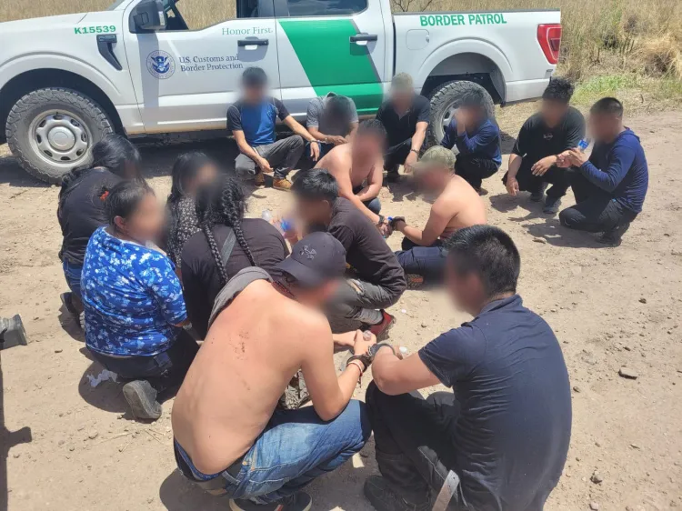 Detienen a traficante de personas en Nogales, Arizona