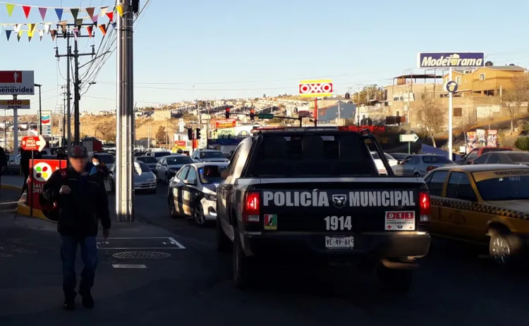 Asaltan farmacia en bulevar Los Nogales