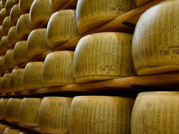 Hombre Italiano muere aplastado por toneladas de queso