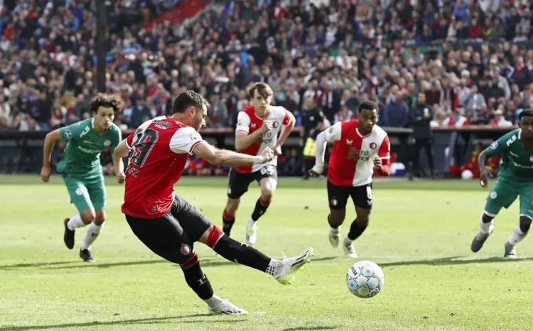 Doblete de Giménez en goleada del Feyenoord