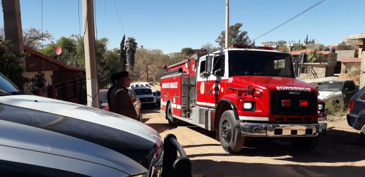 Arde vivienda en sector La Granja