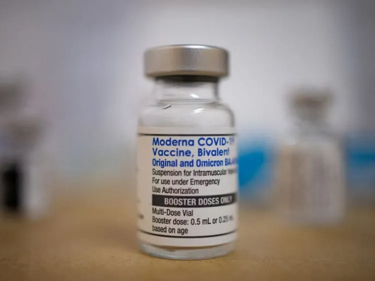 Vacuna actualizada anticovid es eficaz contra la nueva variante: Moderna